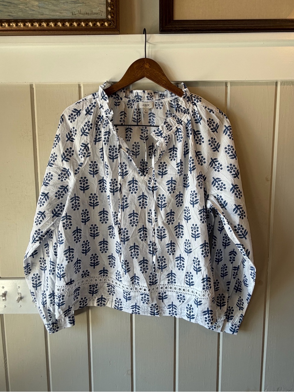 NWT J. Crew White w/ Navy Floral Print Long Sleeve Shirt, Collar Tie, Size M